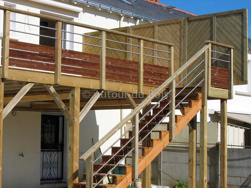 construction-terrasse-bois-sur-pilotis.j