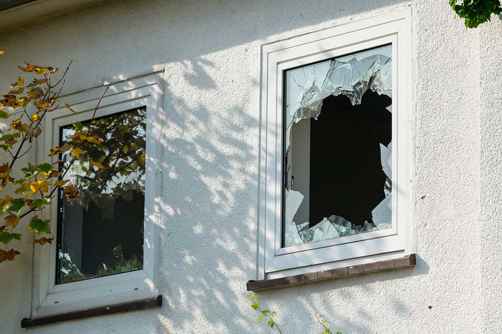 Que faire avec une vitre de fenêtre cassée ?
